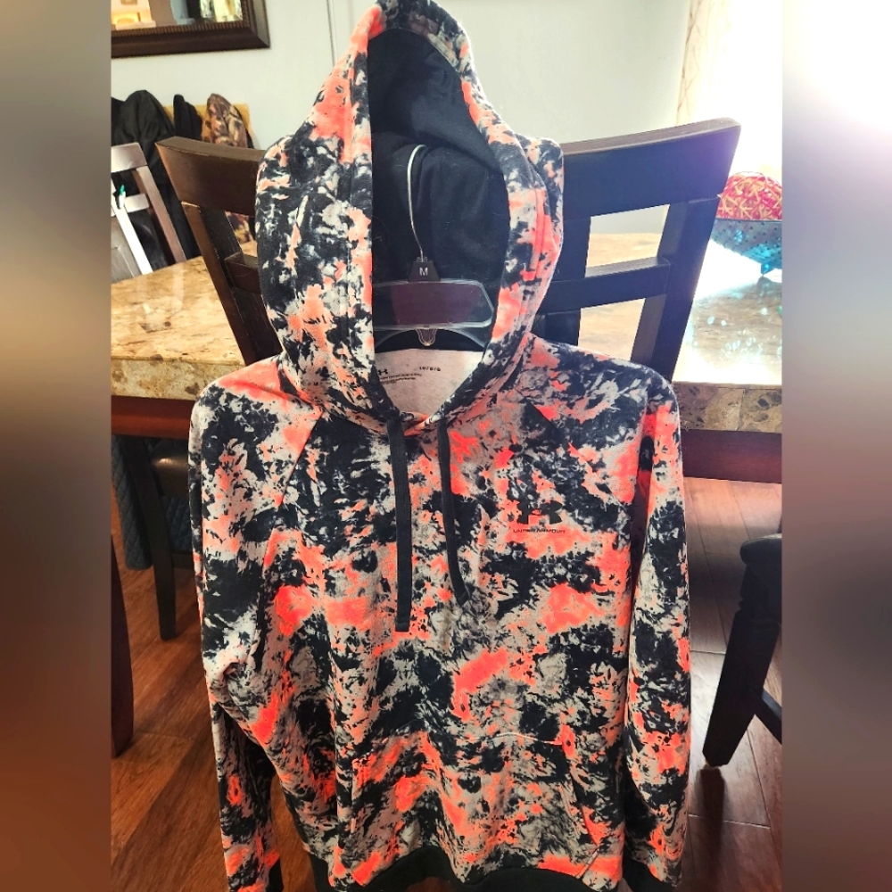 Brand new never worn under armor hoodie.